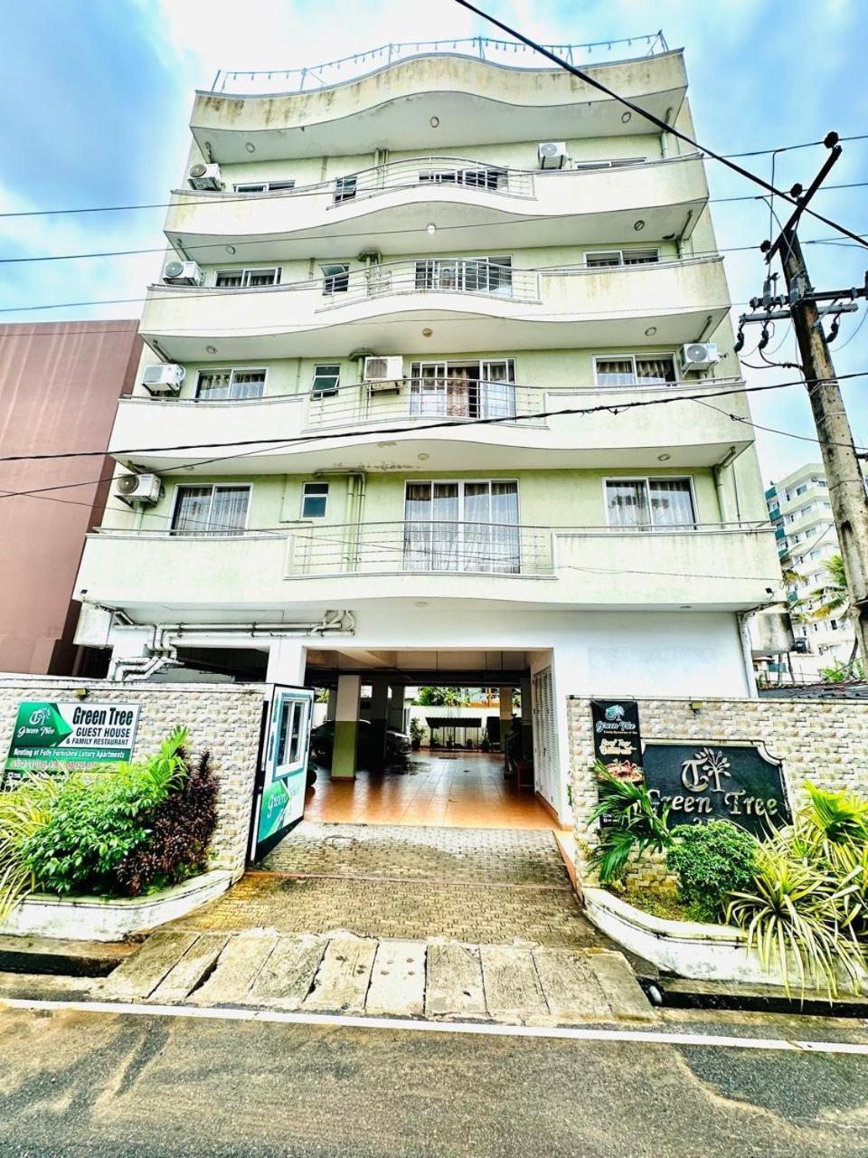 Green Tree Apartments Дехивала-Маунт-Лавиния Экстерьер фото