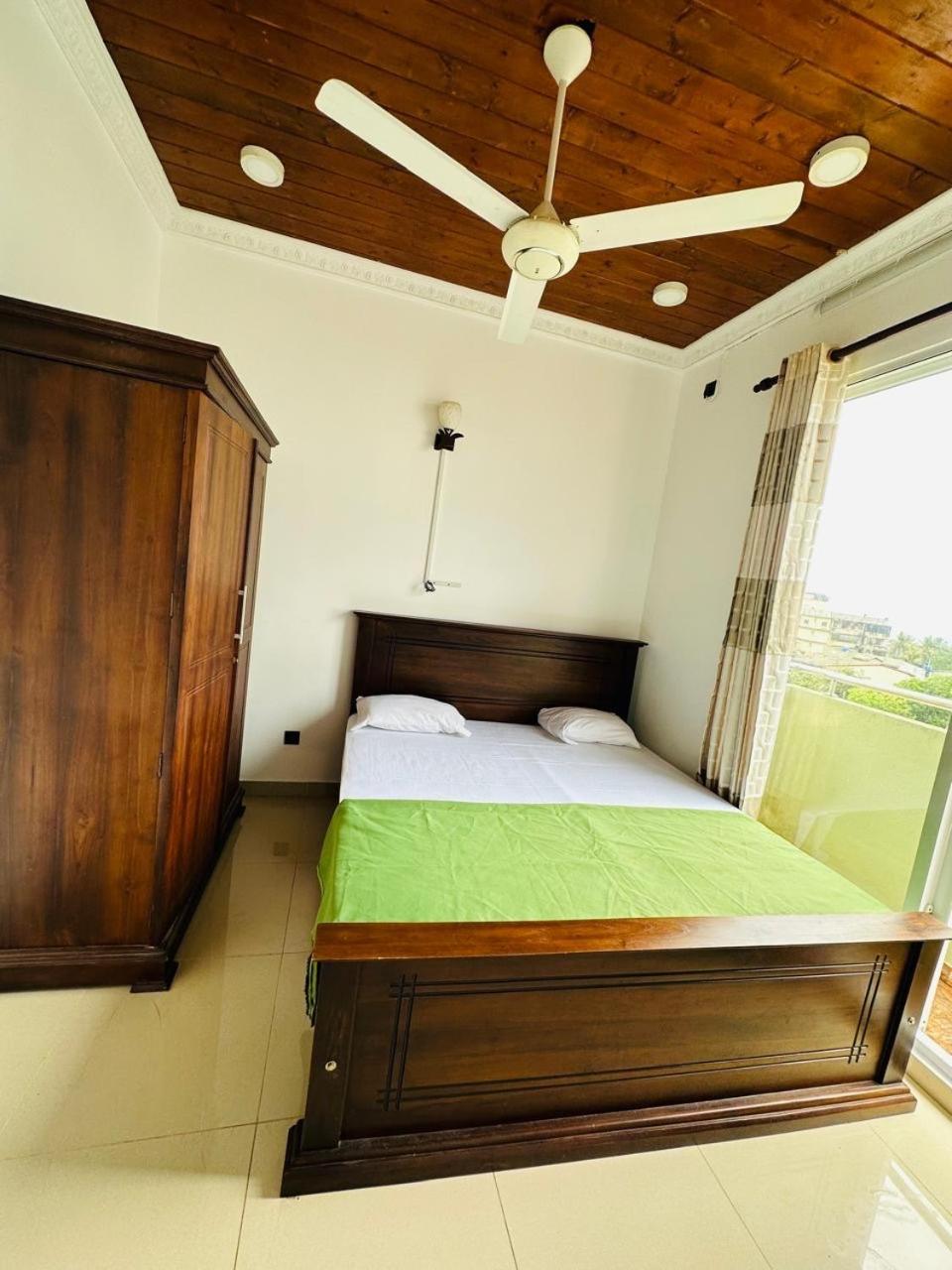 Green Tree Apartments Дехивала-Маунт-Лавиния Экстерьер фото